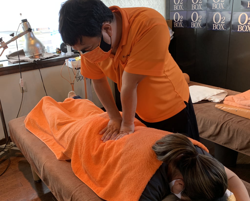 まごころ接骨鍼灸院　施術光景